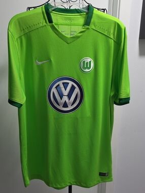 Nike Men's Green VfL Wolfsburg Home Jersey with Volkswagen Logo